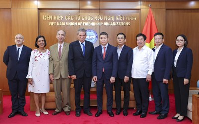 Cùng nhau viết tiếp câu chuyện hữu nghị Việt Nam - Cuba